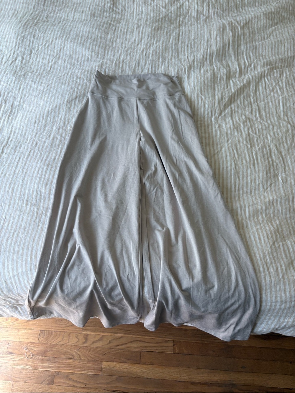 Vuori Halo Easy Wideleg Pant - Picture 2 of 5